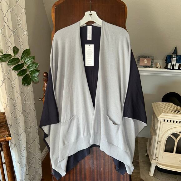 NEW Marla Wynne Medium Two-Tone Lagenlook Poncho Wrap Cape Shawl Grays NWT - Picture 1 of 7